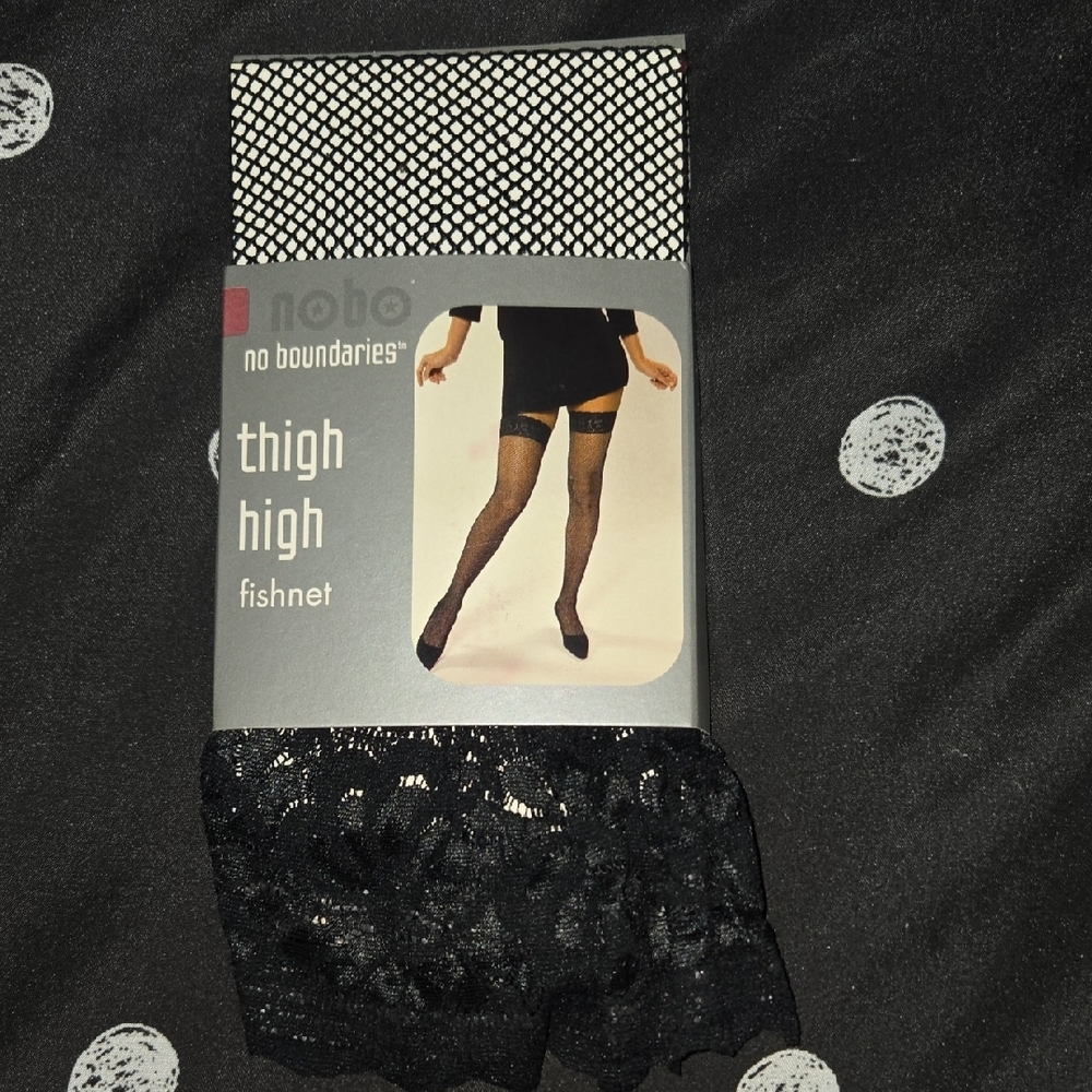 Black Lace Gartbelt with 4 Set Of Pantyhose - Picture 9 of 13